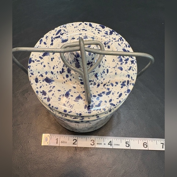 VTG blue&white speckled stoneware cheese/butter crock w: wire bail handle&lid - Picture 12 of 12